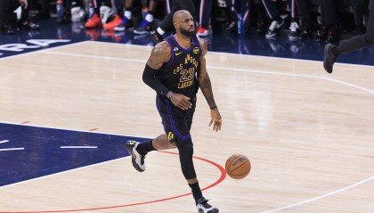 半岛体育下载-Skip：詹姆斯痴迷于看高尔夫球赛 他的坐骨神经痛肯定是由此而来