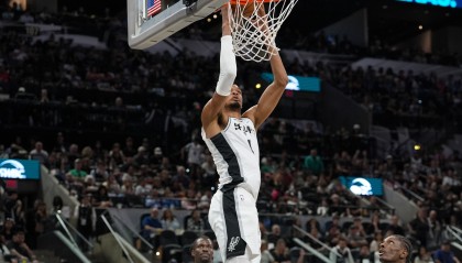 bandao-仍有评奖资格！米奇：文班想要达成的目标清单或是史上最长之一