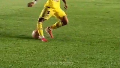 半岛体育官网-慎入，智利国脚维克托-达维拉右脚别扭落地导致膝盖重伤